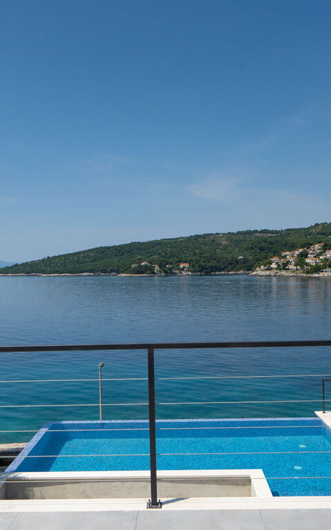 Villa Cosmic: Balkong / terrass / uteplats, slå samman, Visningar