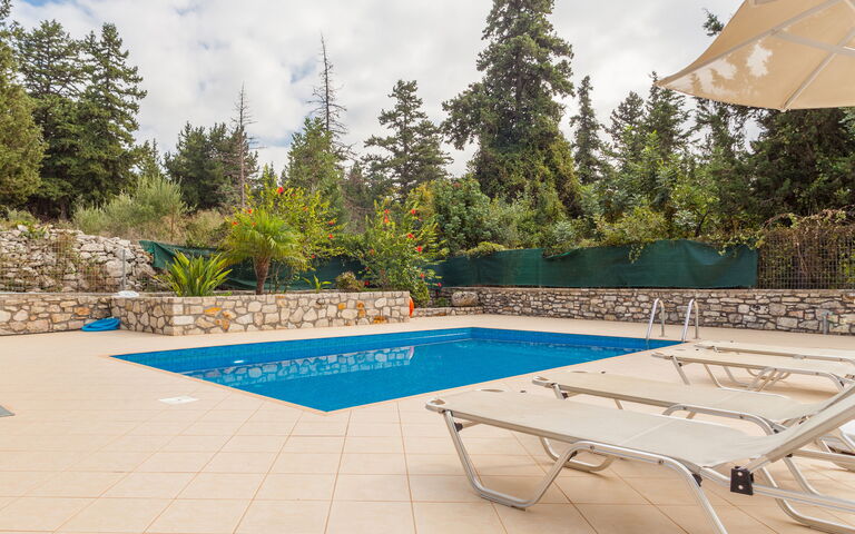 Villa Giorgos: Exteriör, slå samman, Utomhus