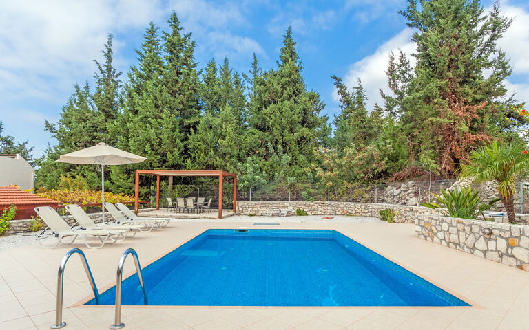 Villa Giorgos: Exteriör, slå samman, Utomhus