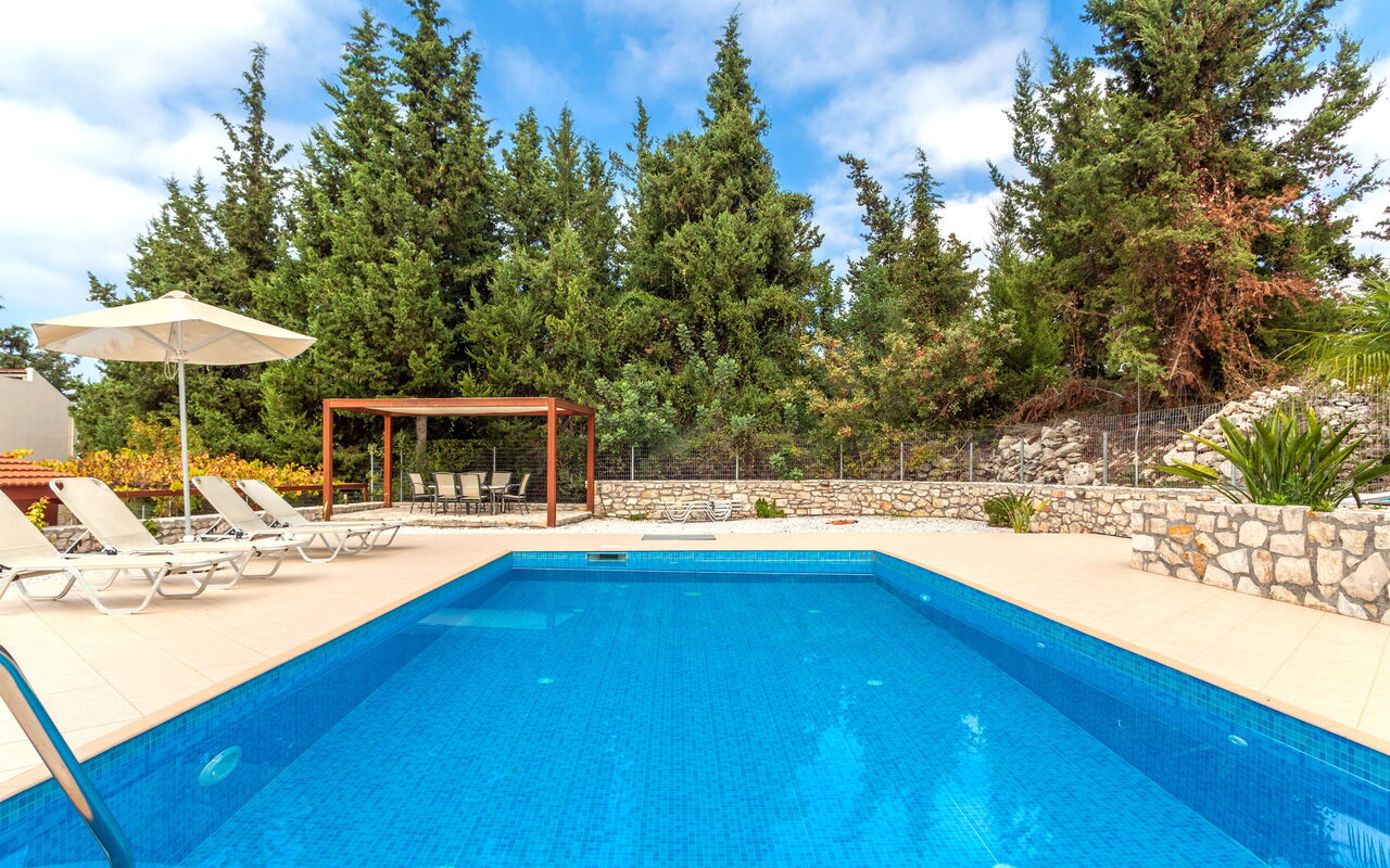 Villa Giorgos: Exteriör, slå samman, Utomhus