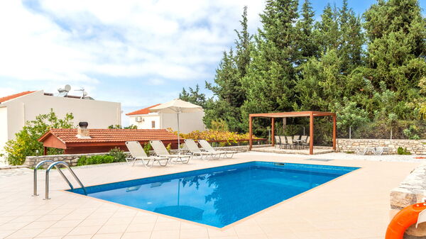 Villa Giorgos: Exteriör, slå samman, Utomhus