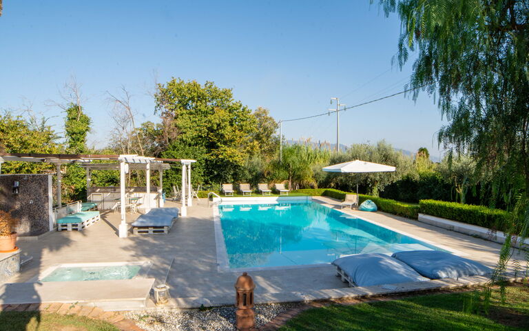 Villa Antici: Exteriör, slå samman, Utomhus