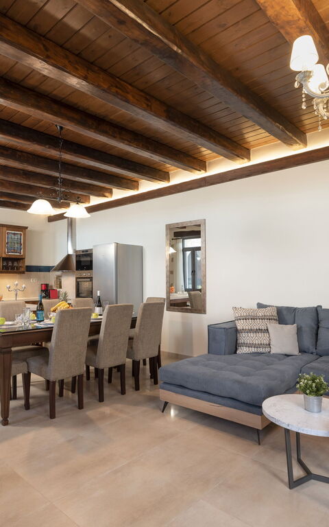 Villa Kois: Lunchrum, Vardagsrum