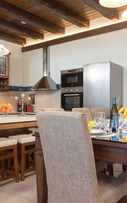 Villa Kois: Kök, Lunchrum