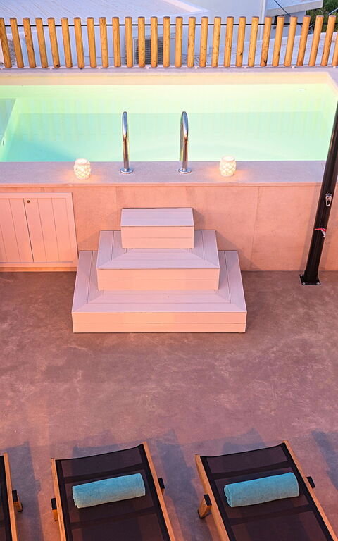 Villa Mirage: Exteriör, slå samman, Utomhus