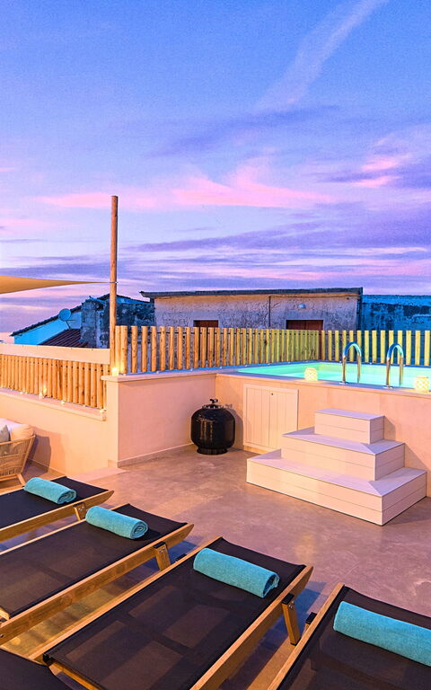 Villa Mirage: Exteriör, slå samman, Utomhus, Visningar