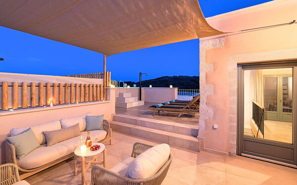 Villa Mirage: Exteriör, Utomhus