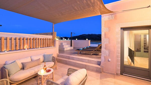 Villa Mirage: Exteriör, Utomhus