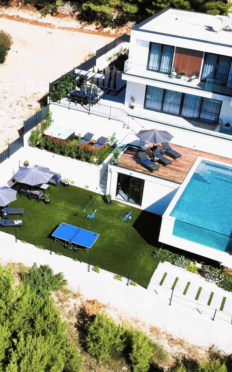 Villa Nikta: Exteriör