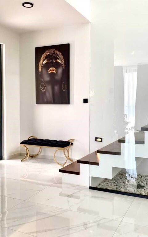 Villa Nikta: Huvudentré, Rumsinformation