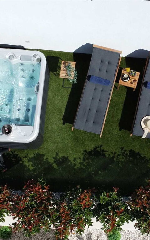 Villa Nikta: badkar, Balkong / terrass / uteplats, Trädgård, Utomhus