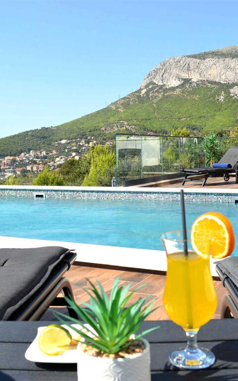 Villa Nikta: Balkong / terrass / uteplats, slå samman, Stad, Utomhus