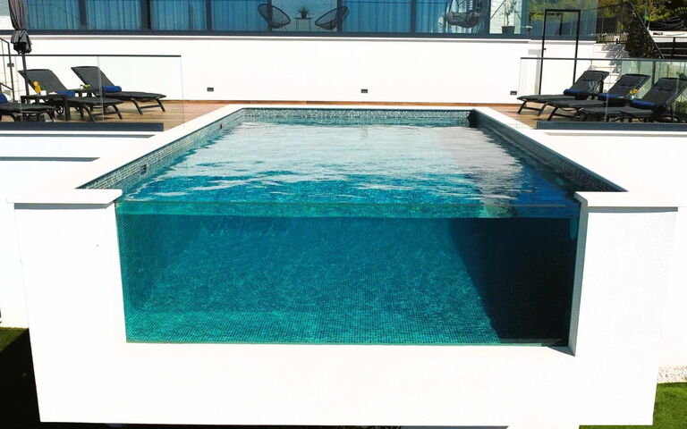 Villa Nikta: slå samman