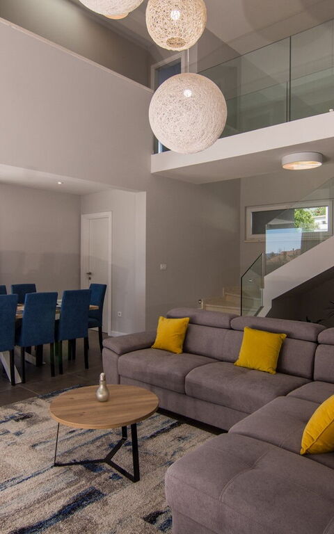 Villa Orvas 190: Huvudentré, Lunchrum, Vardagsrum