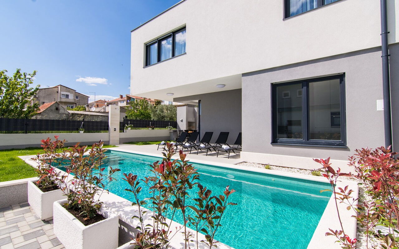 Villa Orvas 190: Exteriör, slå samman, Trädgård, Utomhus