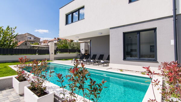 Villa Orvas 190: Exteriör, slå samman, Trädgård, Utomhus