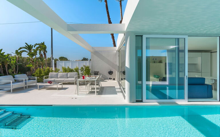 Villa Gadir: Exteriör, slå samman, Utomhus