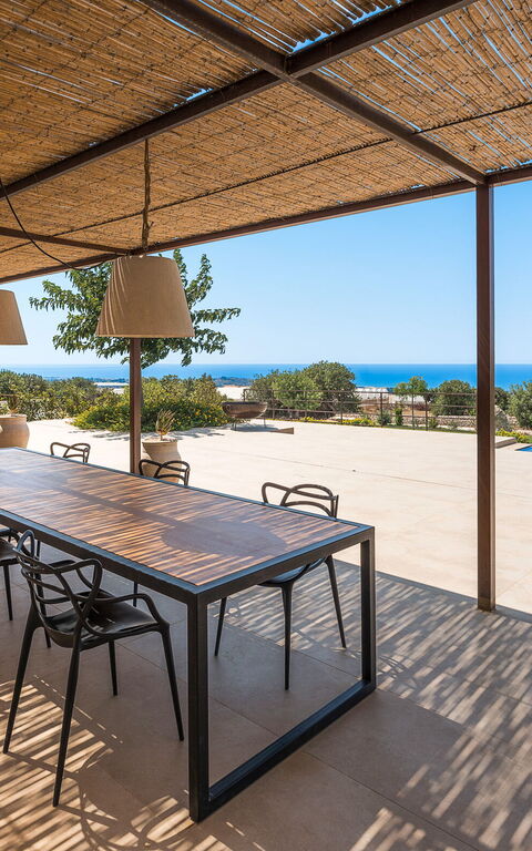 Gelso Bianco: Exteriör, Utomhus, Visningar