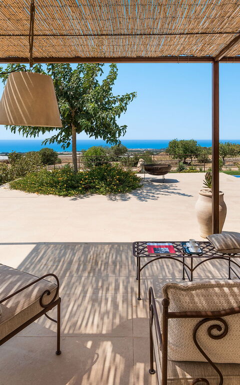 Gelso Bianco: Exteriör, Utomhus, Visningar