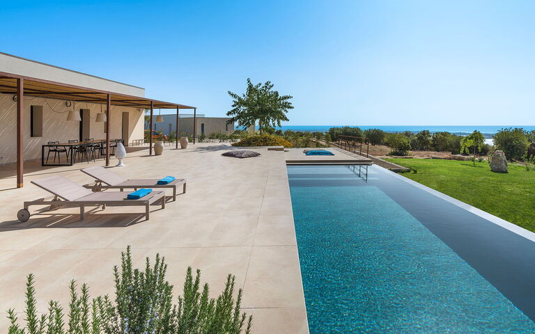 Gelso Bianco: Exteriör, slå samman, Utomhus, Visningar