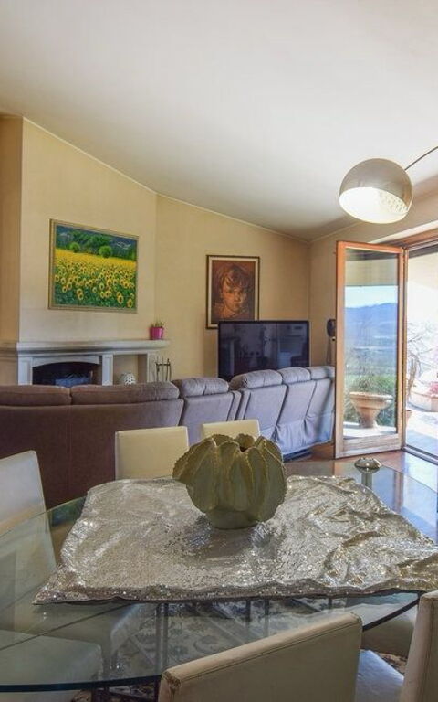 Villa Paradiso: Lunchrum, Vardagsrum