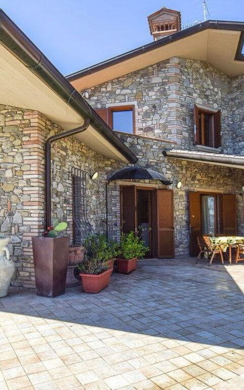 Villa Paradiso: Exteriör, Utomhus