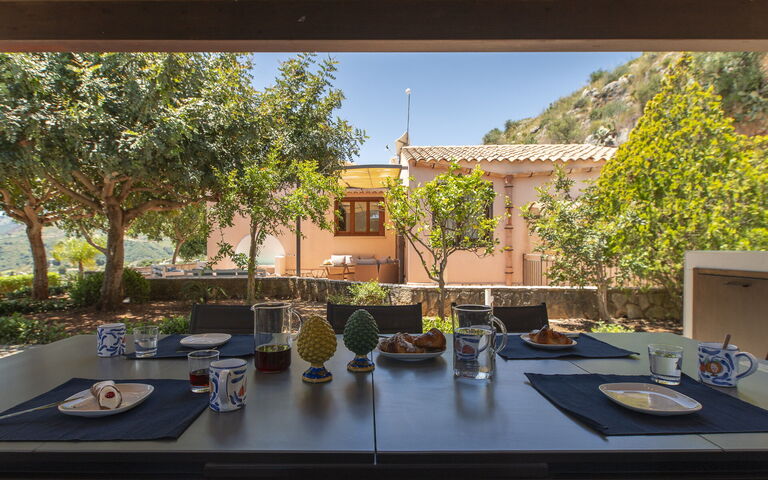 Villa Petra: Utomhus