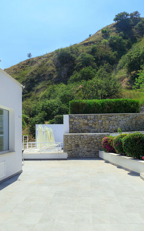 Villa Elysium: Exteriör, Utomhus