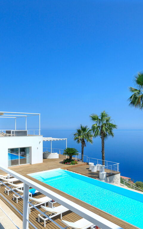 Villa Elysium: Exteriör, slå samman, Utomhus, Visningar