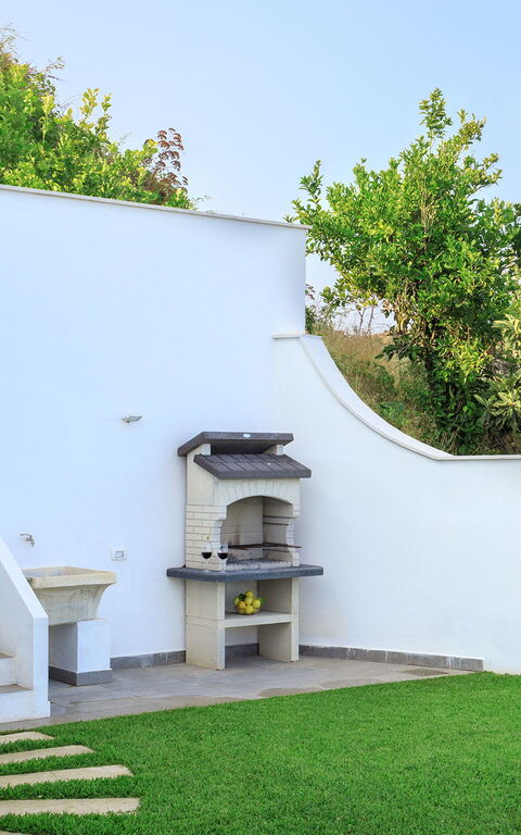 Villa Elysium: Exteriör, Utomhus