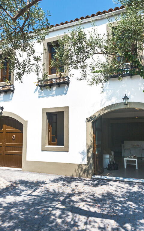 Villa Bellasia: Exteriör, Huvudentré, Utomhus