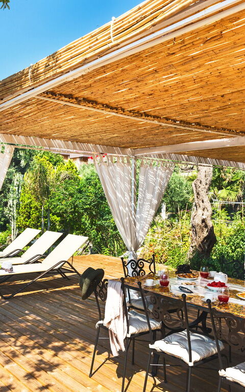 Villa Bellasia: Exteriör, Utomhus