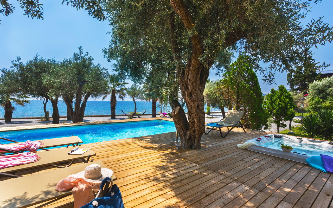 Villa Bellasia: Exteriör, slå samman, Utomhus, Visningar