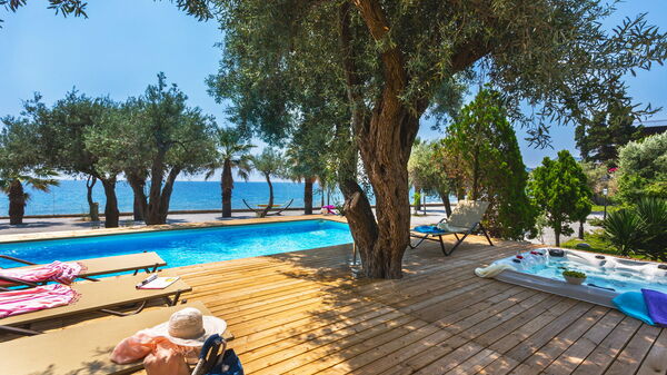 Villa Bellasia: Exteriör, slå samman, Utomhus, Visningar