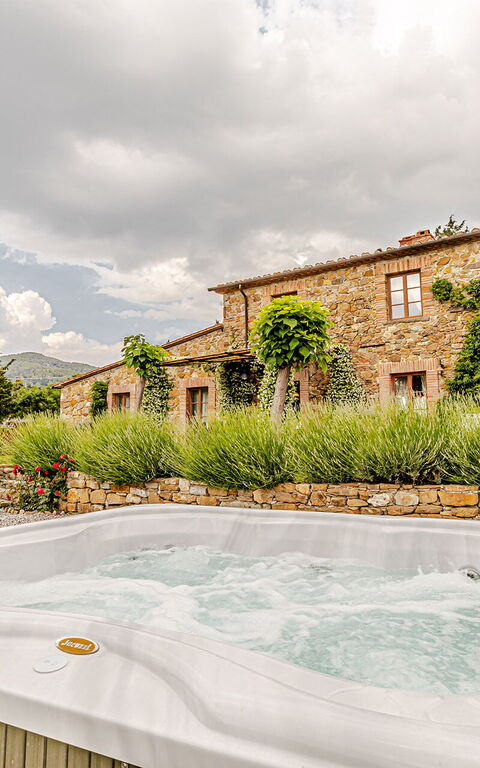 Chateau La Siroque: badkar, Exteriör, Trädgård, Utomhus