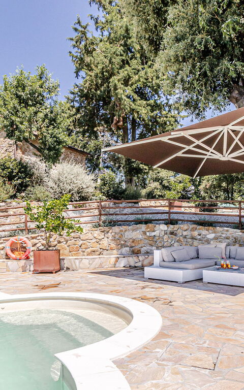 Chateau La Siroque: Exteriör, slå samman, Utomhus