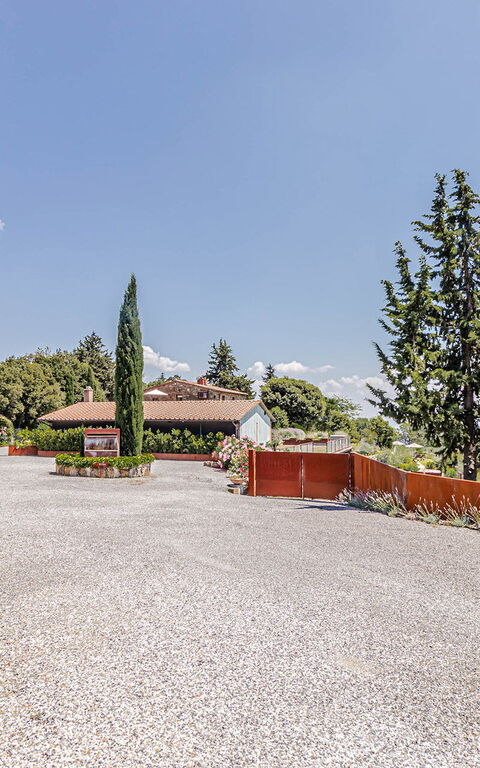 Chateau La Siroque: Exteriör, Utomhus