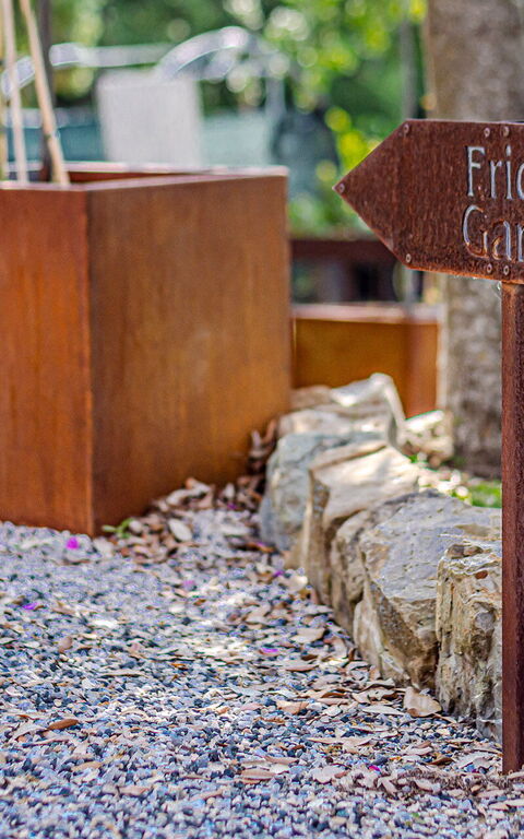 Chateau La Siroque: Exteriör, Utomhus