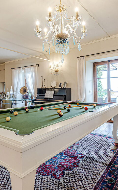 Chateau La Siroque: Vardagsrum