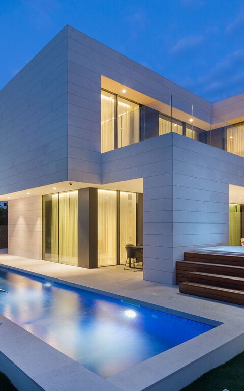 Orvas Villa 82: badkar, slå samman, Trädgård, Visningar