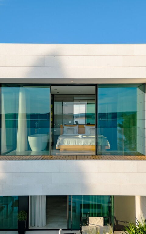 Orvas Villa 82: Exteriör, Visningar