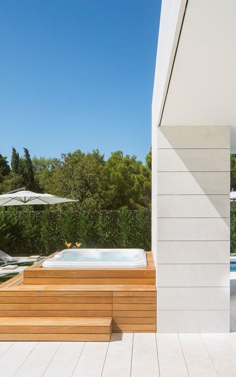 Orvas Villa 82: badkar, Balkong / terrass / uteplats, Trädgård, Utomhus