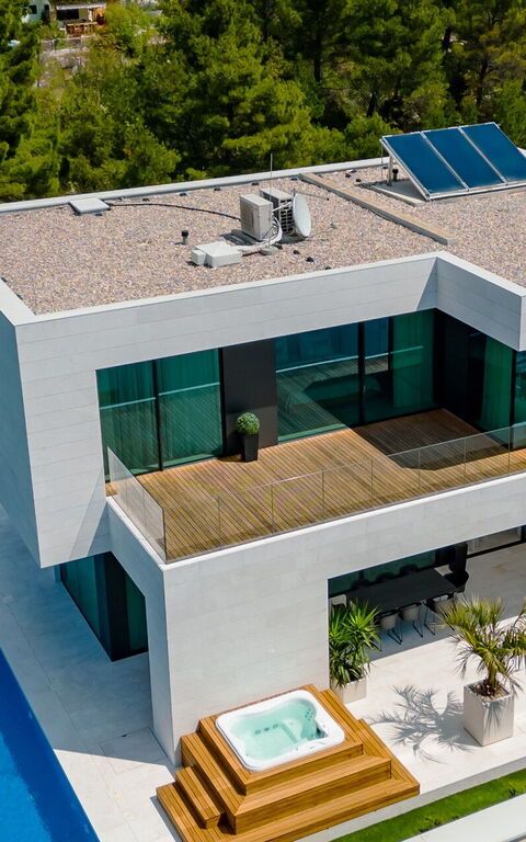 Orvas Villa 82: badkar, Exteriör, slå samman, Trädgård, Visningar