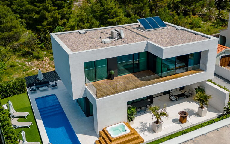 Orvas Villa 82: badkar, Exteriör, slå samman, Trädgård, Visningar