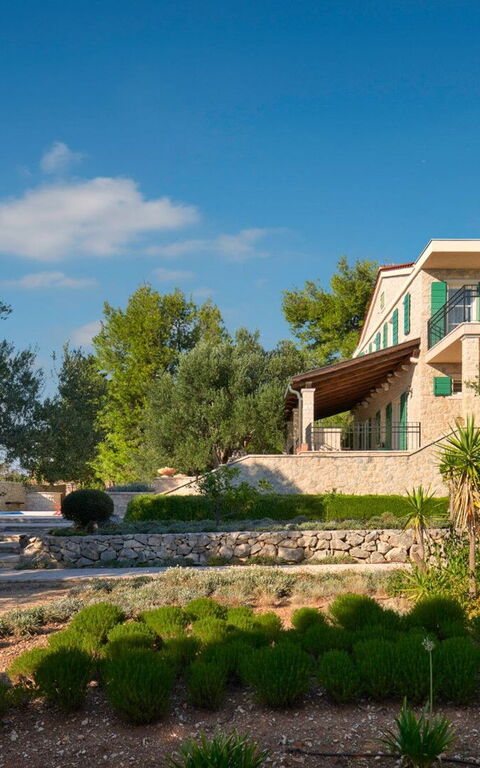 Orvas Villa 189: Exteriör, Trädgård