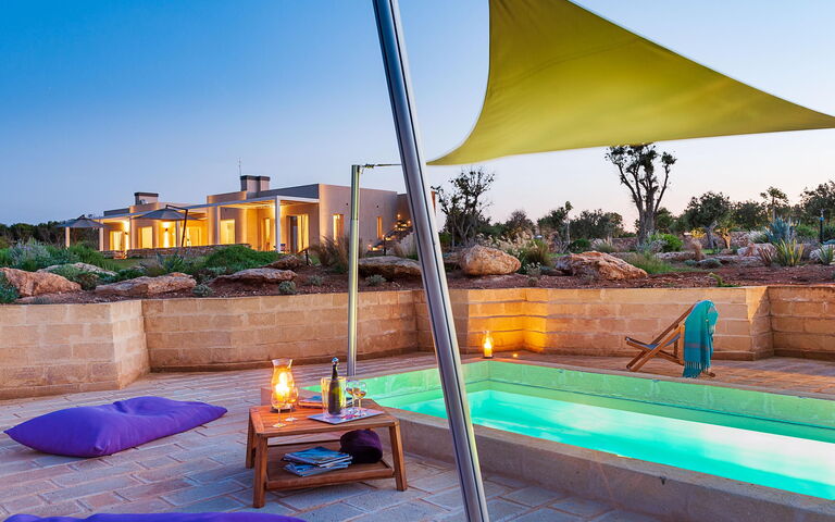 Villa Partenope: Exteriör, slå samman, Utomhus