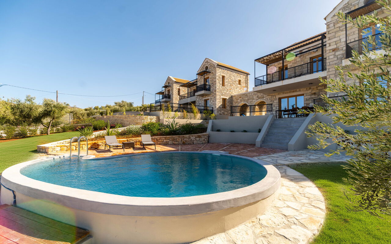 Villa Falcos: Exteriör, slå samman, Utomhus