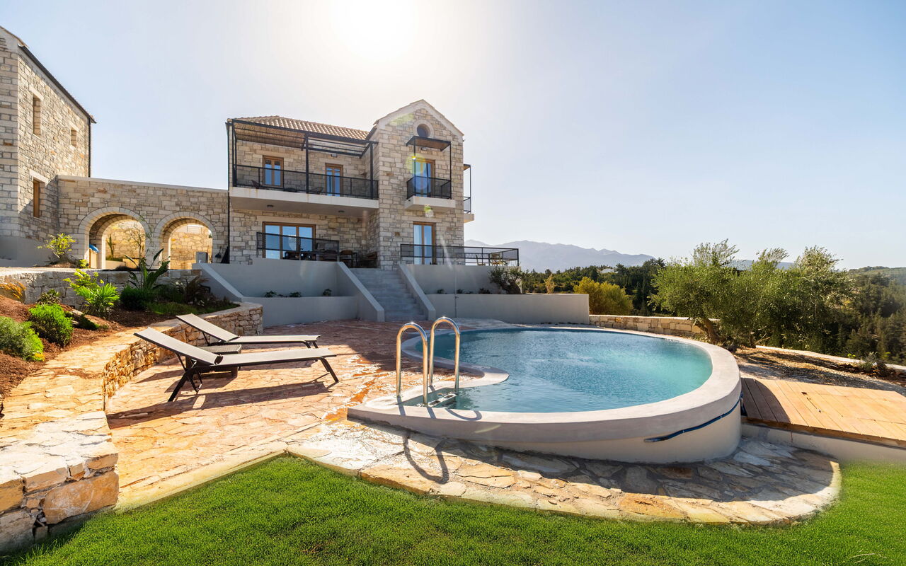 Villa Falcos: Exteriör, slå samman, Utomhus