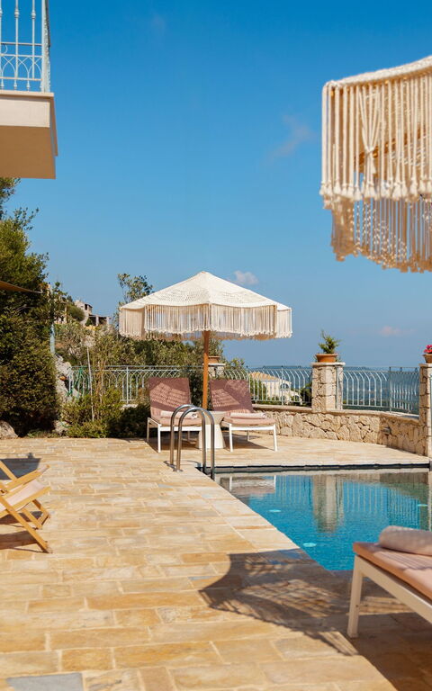 Villa Thea Mare Levantes