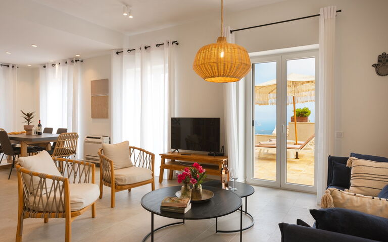 Villa Thea Mare Levantes: Vardagsrum